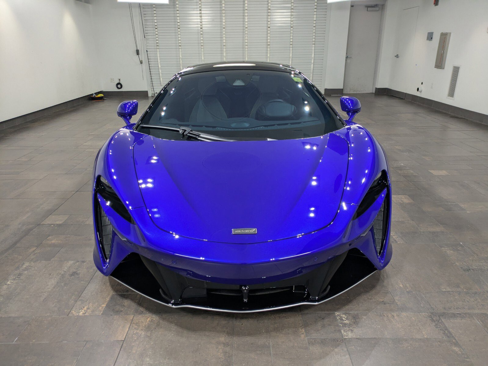 Used 2025 McLaren Artura Spider image 26