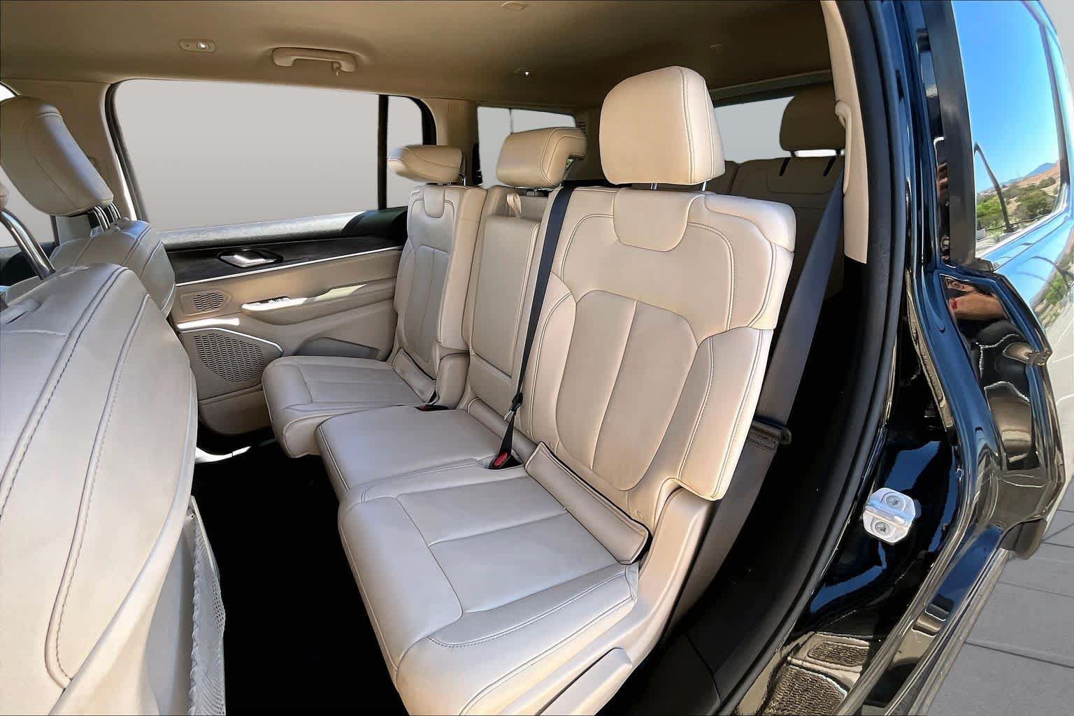 Used 2022 Jeep Grand Cherokee L Limited AWD/4WD image 21