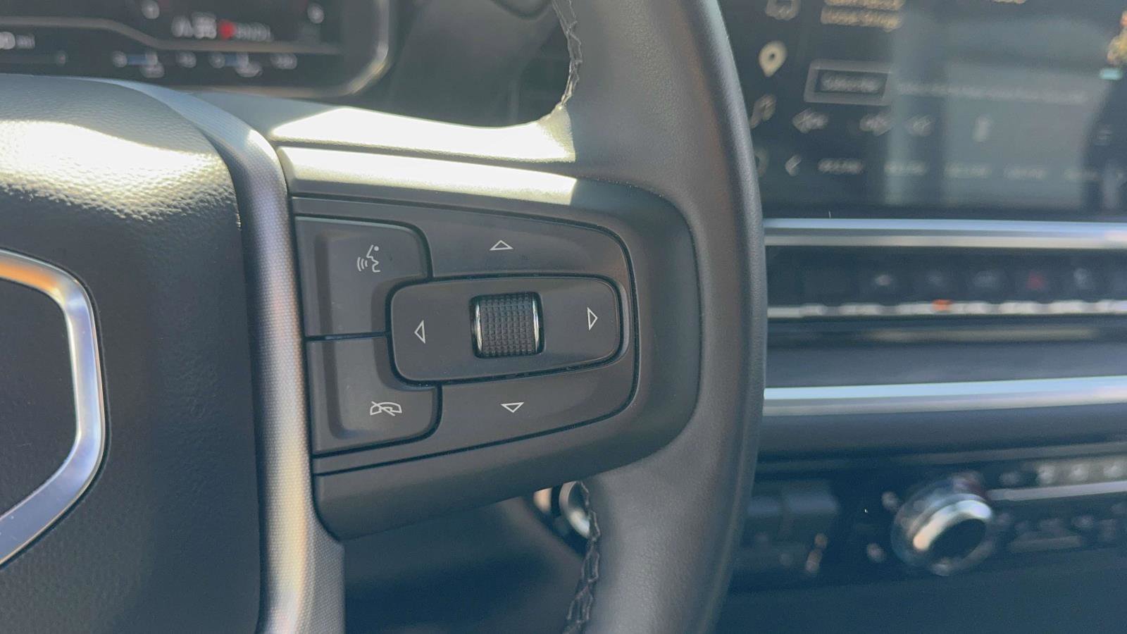 Used 2025 GMC Sierra 1500 SLT AWD/4WD image 18