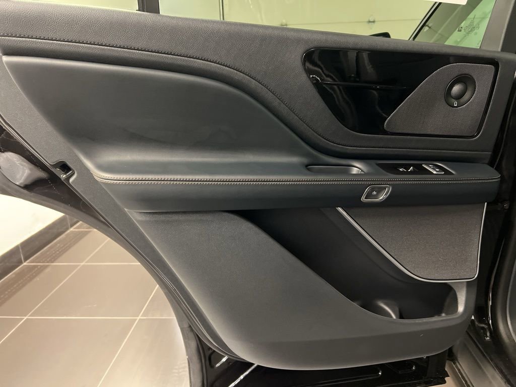 Used 2026 Lincoln Aviator AWD image 37