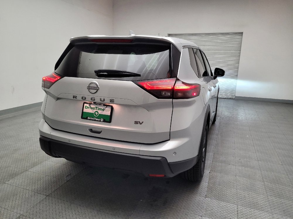 Used 2024 Nissan Rogue SV image 7