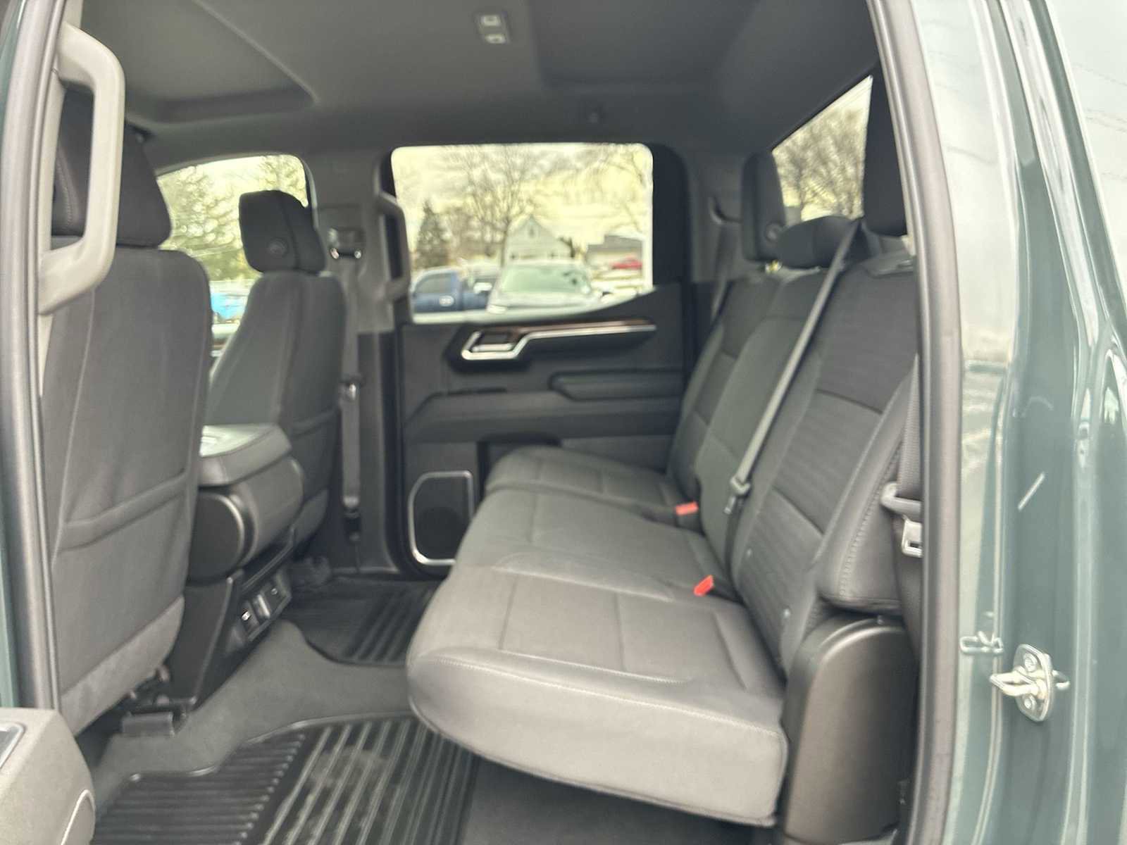 Used 2025 Chevrolet Silverado 1500 LT image 25