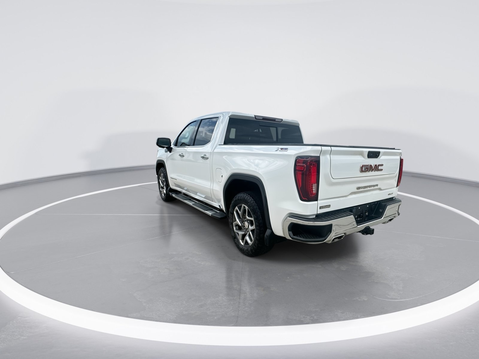 Used 2024 GMC Sierra 1500 SLT w/ SLT Premium Plus Package AWD/4WD image 6