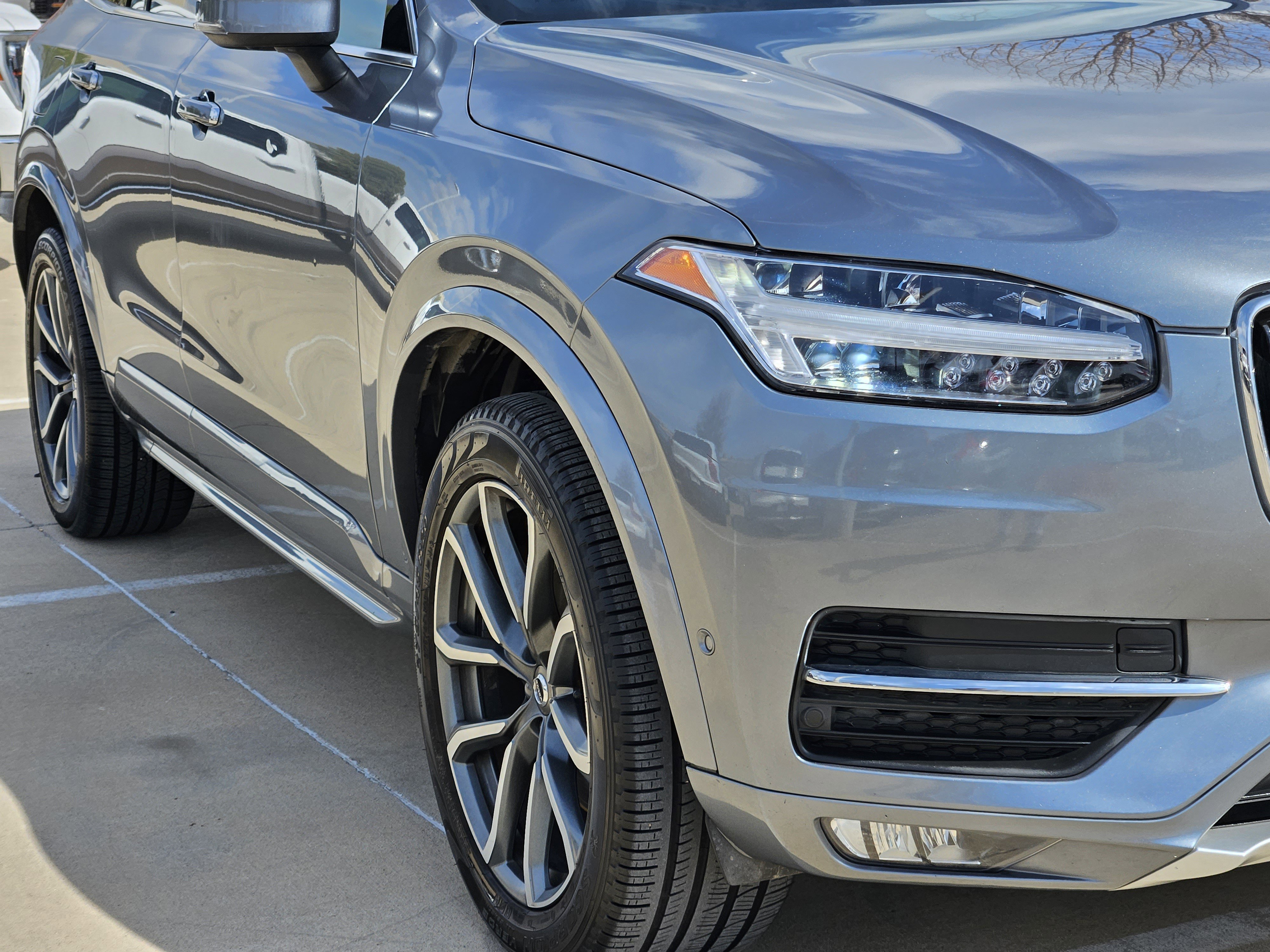 Used 2018 Volvo XC90 T6 Momentum w/ Convenience Package image 13