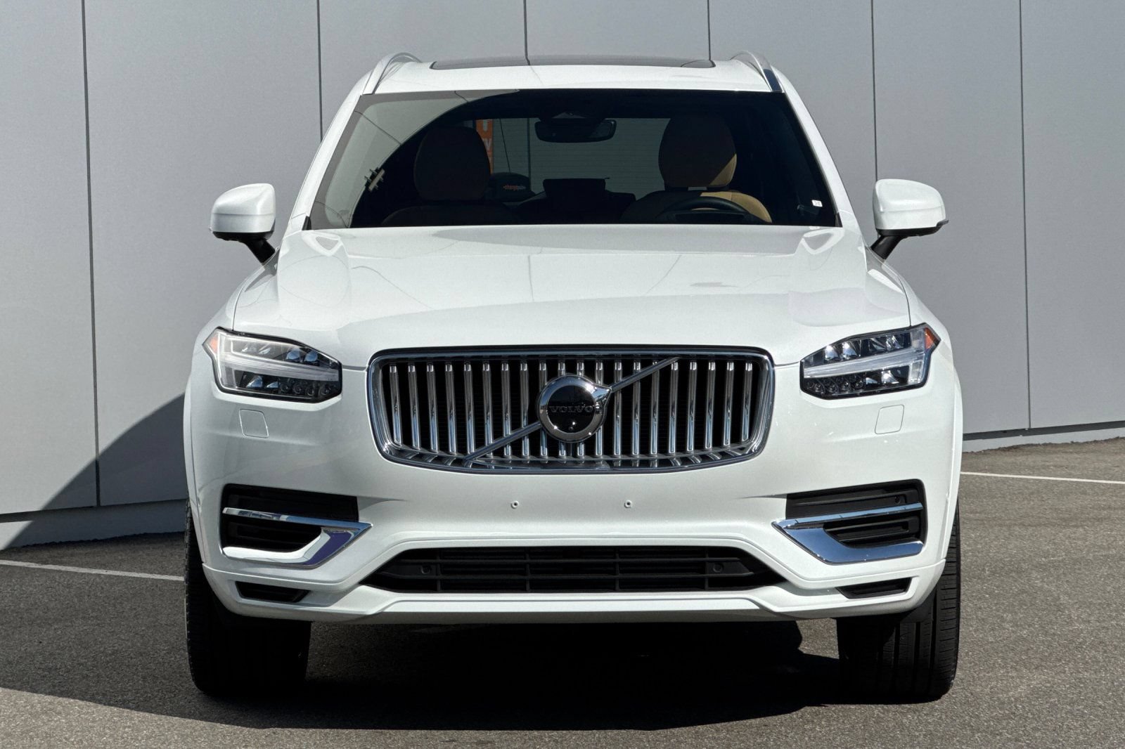 Used 2025 Volvo XC90 T8 Ultra w/ Protection Package Premier AWD/4WD image 8