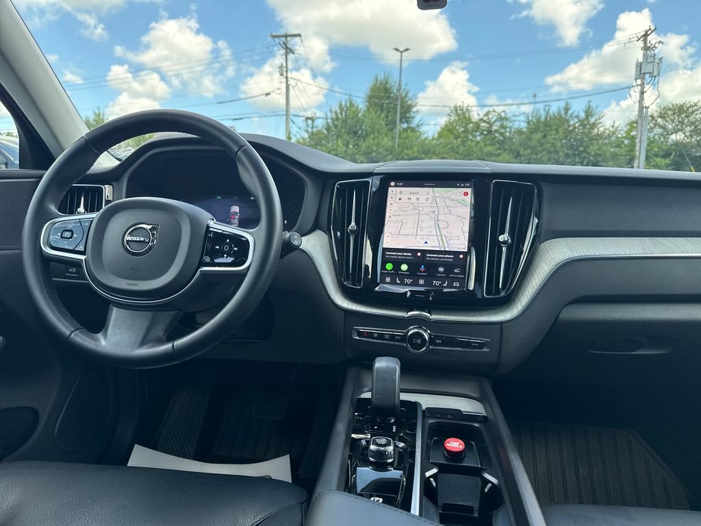 Used 2025 Volvo XC60 B5 Plus AWD/4WD image 22