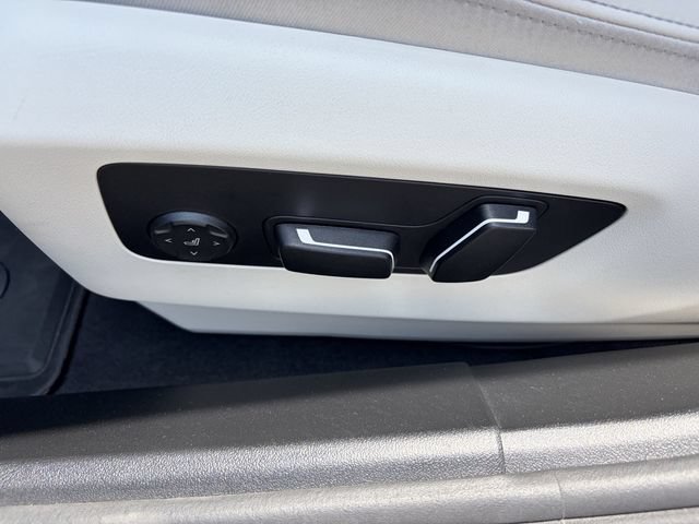 Used 2025 BMW 530i RWD image 21