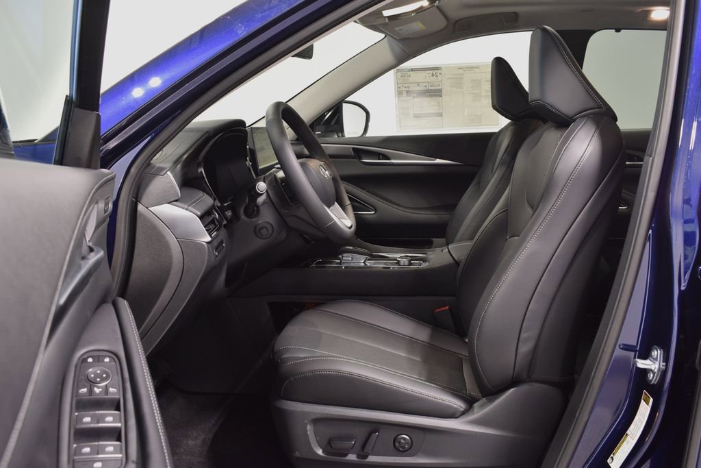 New 2026 INFINITI QX60 Luxe w/ Family Package image 10