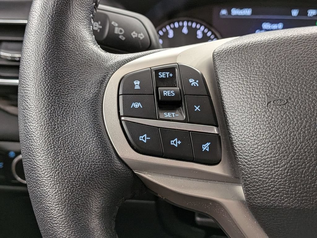 Used 2023 Ford Explorer Limited AWD/4WD image 18