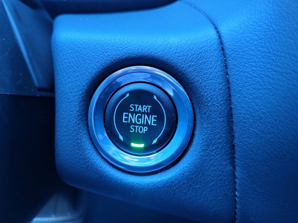 Used 2023 Chevrolet Suburban Premier image 22