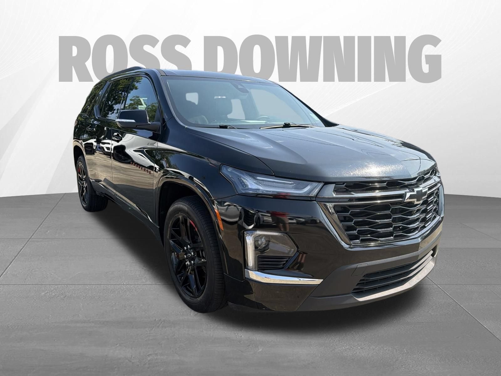 Used 2023 Chevrolet Traverse Premier w/ Redline Edition FWD image 3