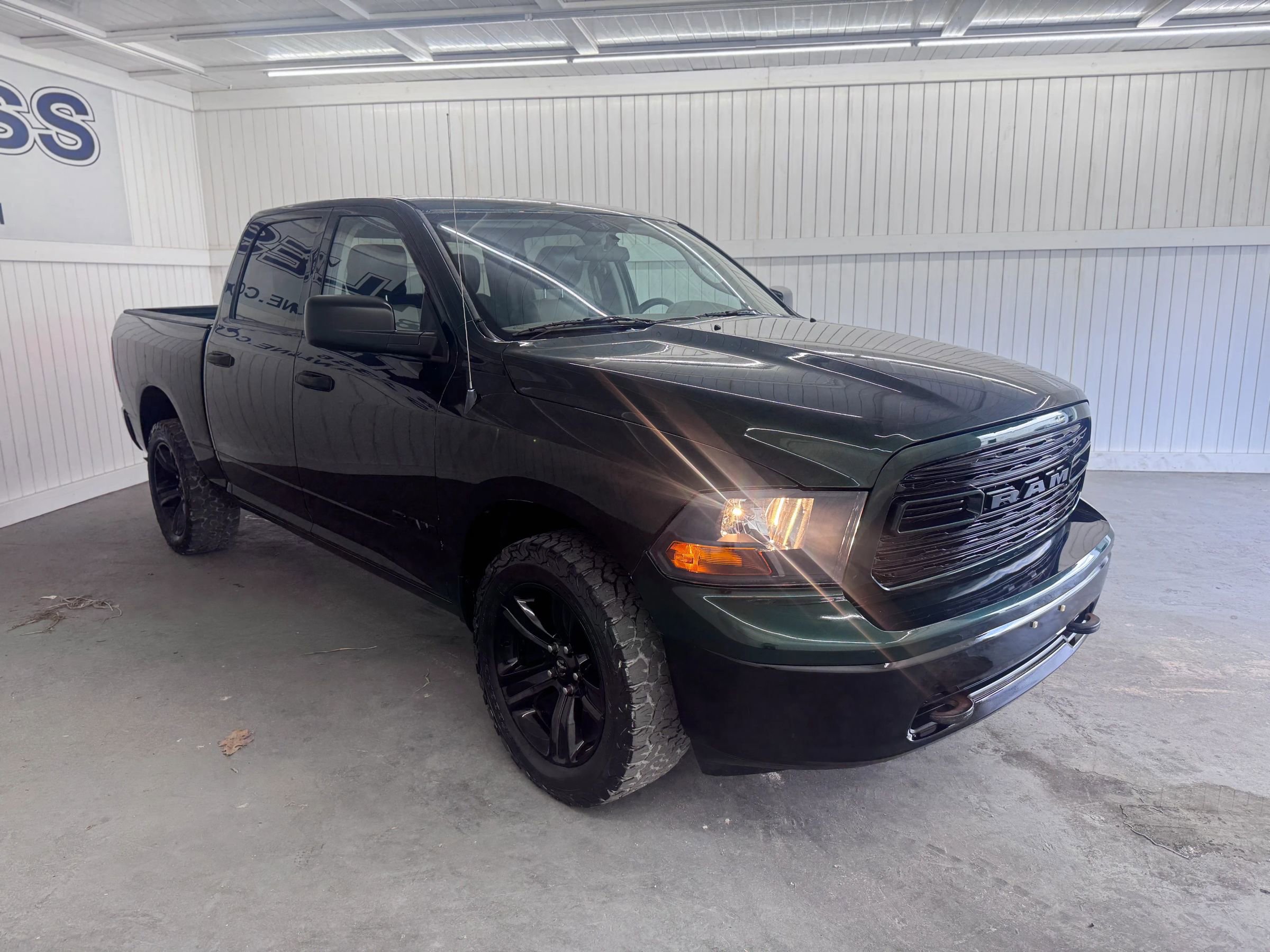 Used 2011 RAM 1500 ST w/ ST Popular Equipment Group AWD/4WD image 3
