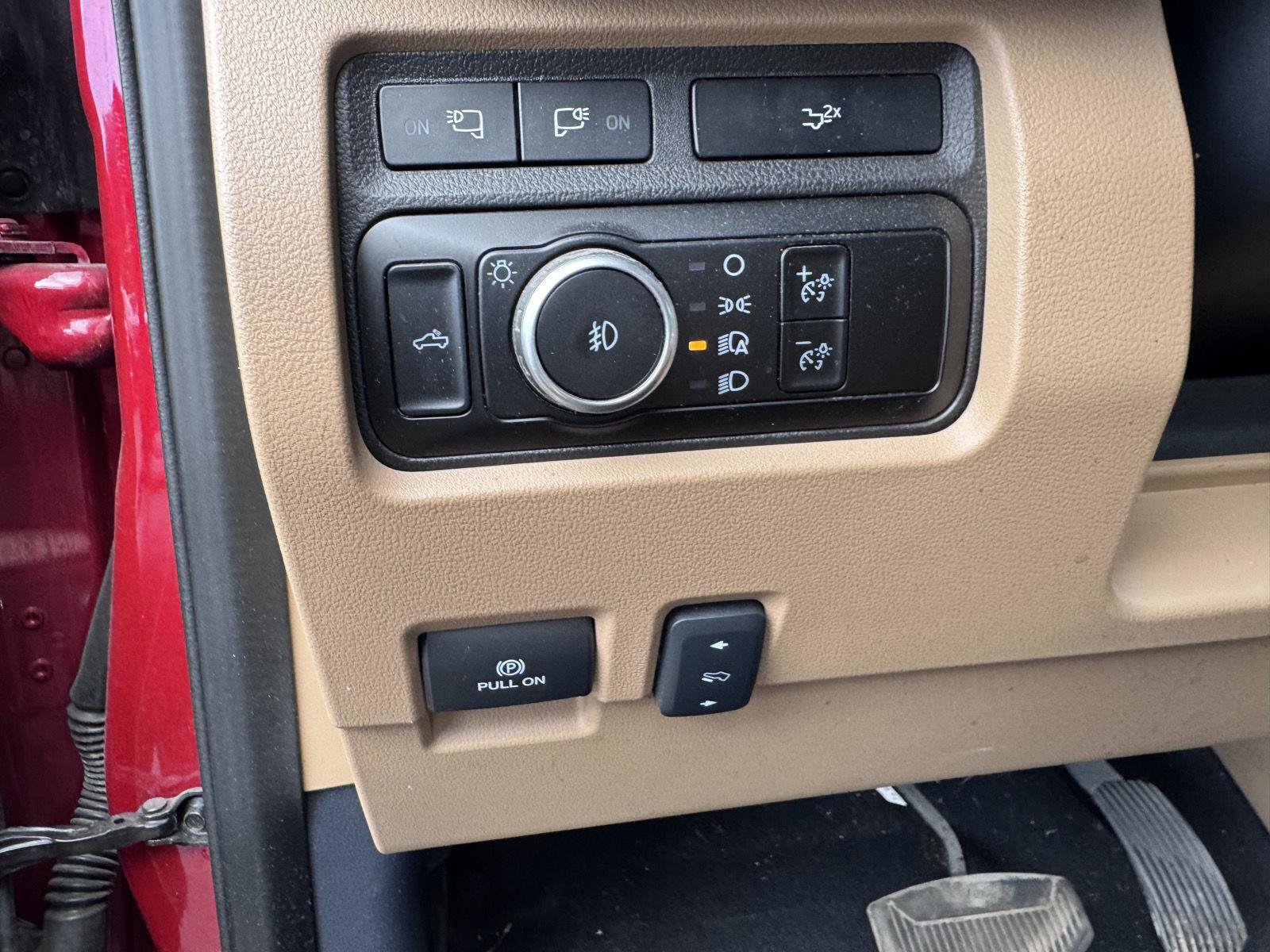 Used 2023 Ford F250 Lariat w/ Sport Appearance Package AWD/4WD image 13