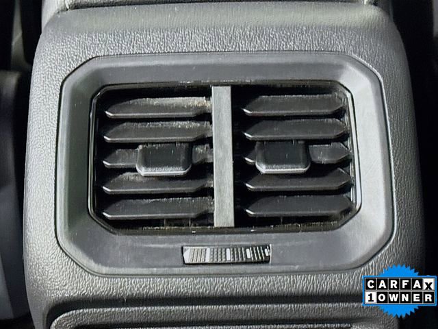 Used 2024 Volkswagen Tiguan SE image 25
