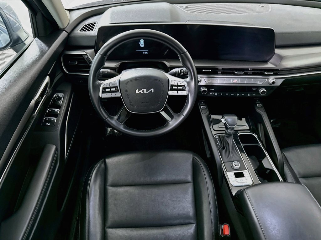Used 2025 Kia Telluride S FWD image 4