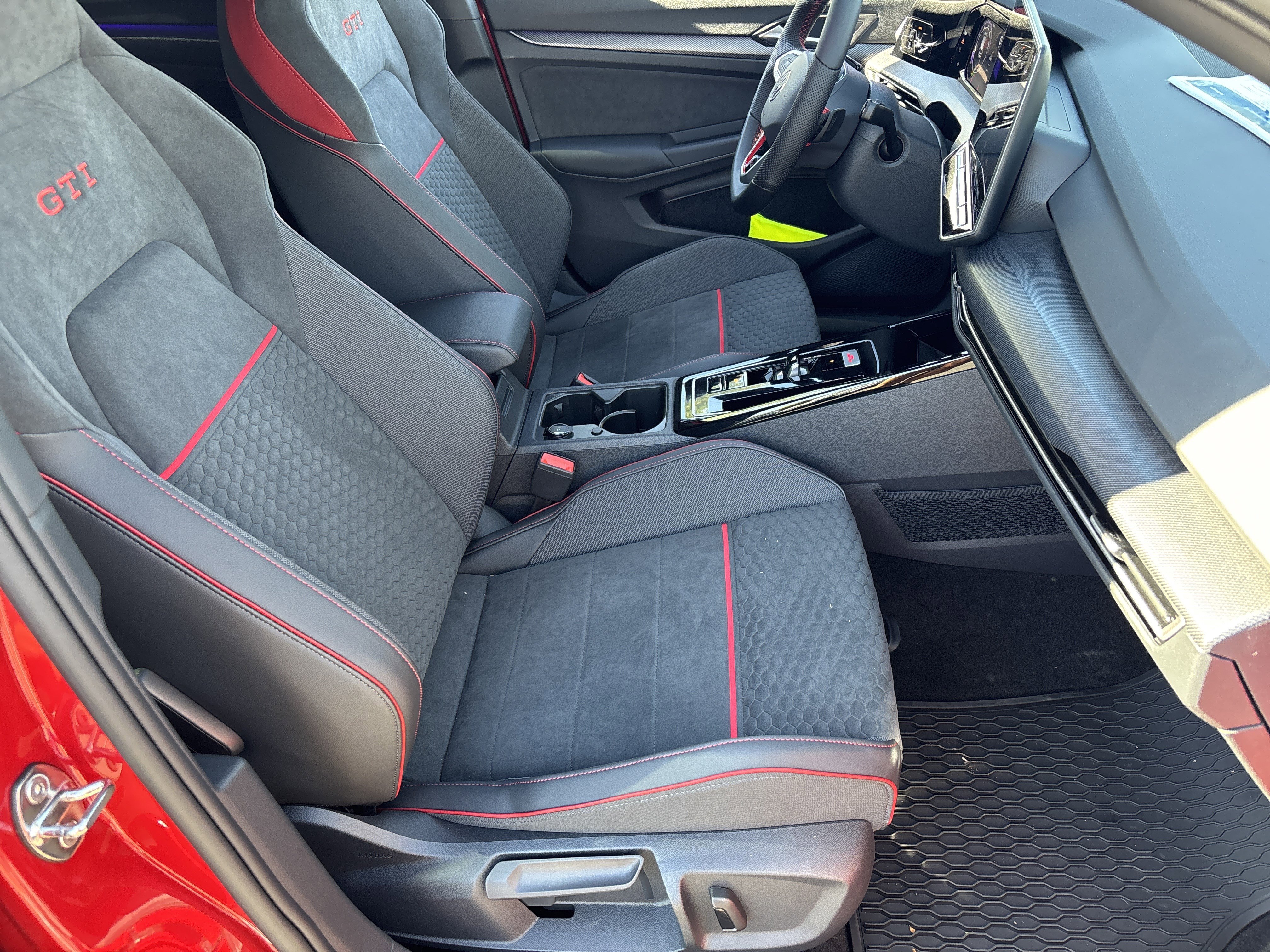 New 2026 Volkswagen GTI SE image 8