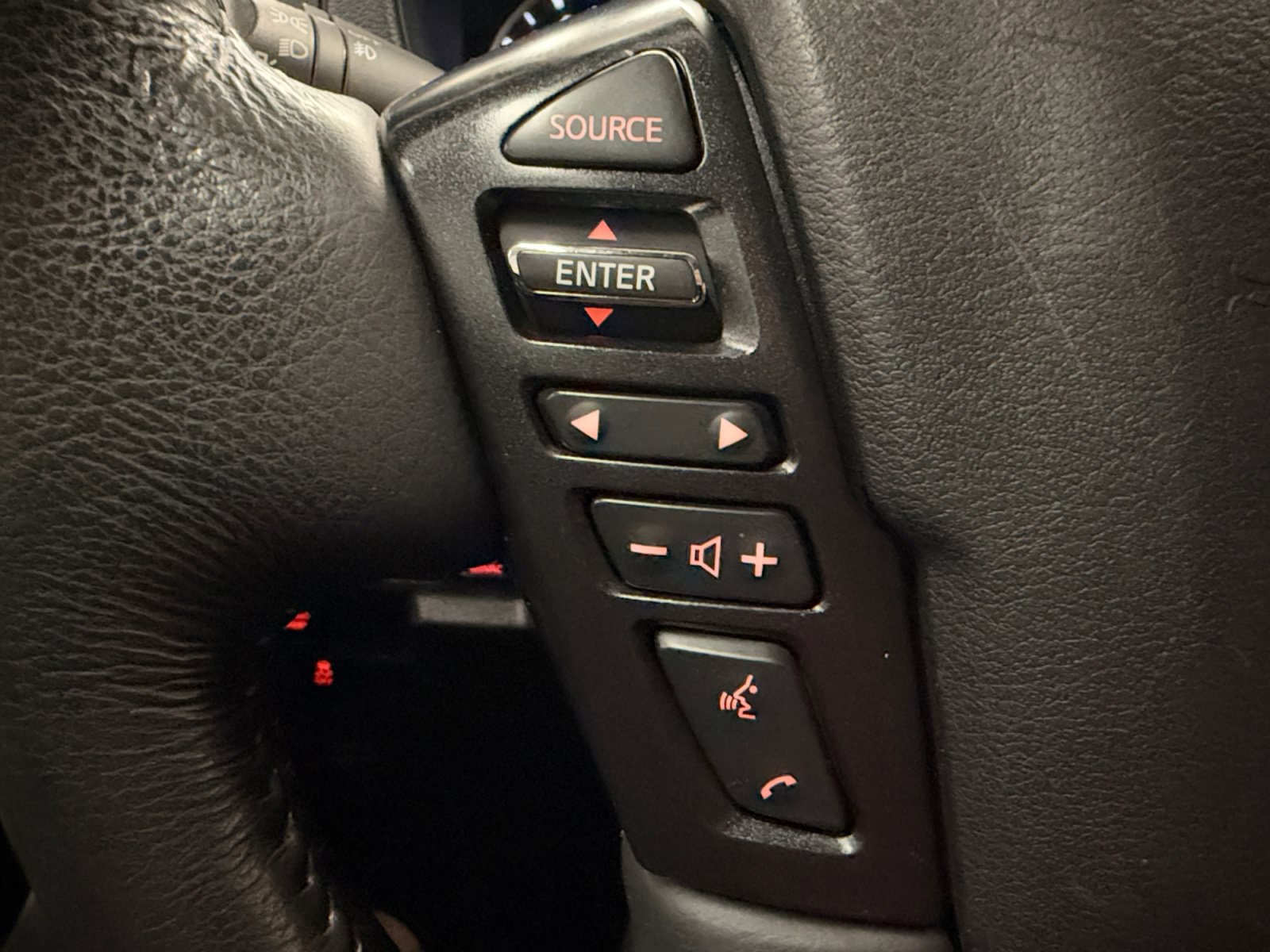 Used 2024 Nissan Frontier SV w/ Technology Package RWD image 18