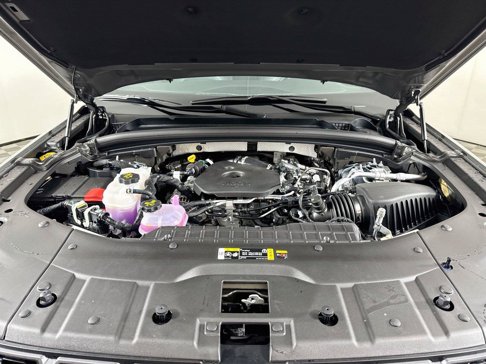 New 2027 Jeep Grand Cherokee Altitude AWD/4WD image 23