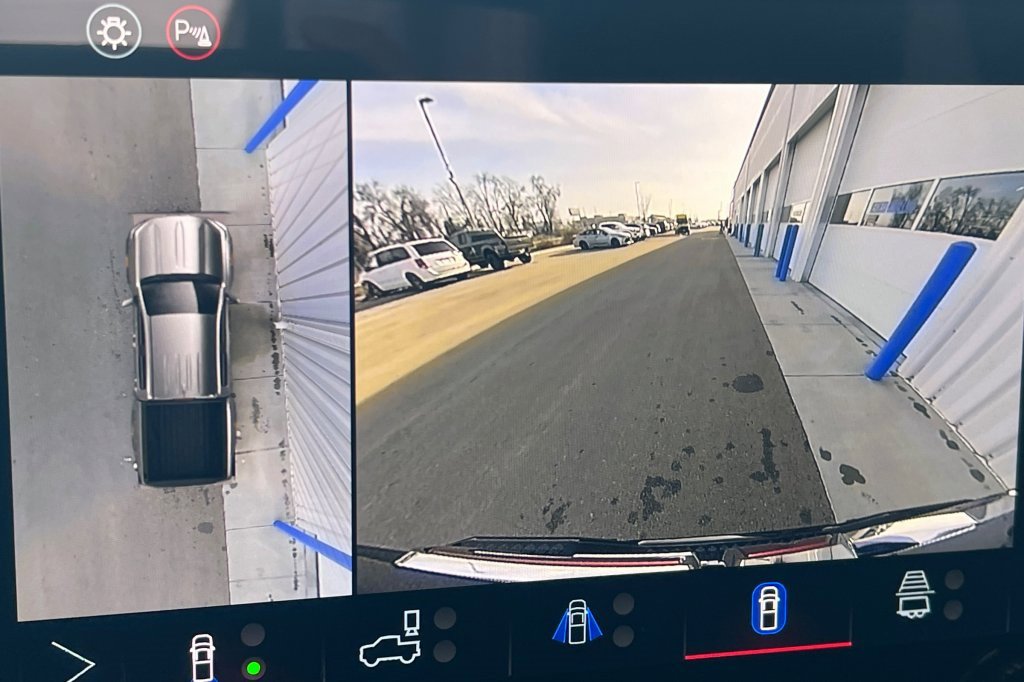 New 2026 GMC Canyon Elevation w/ Convenience Package image 16