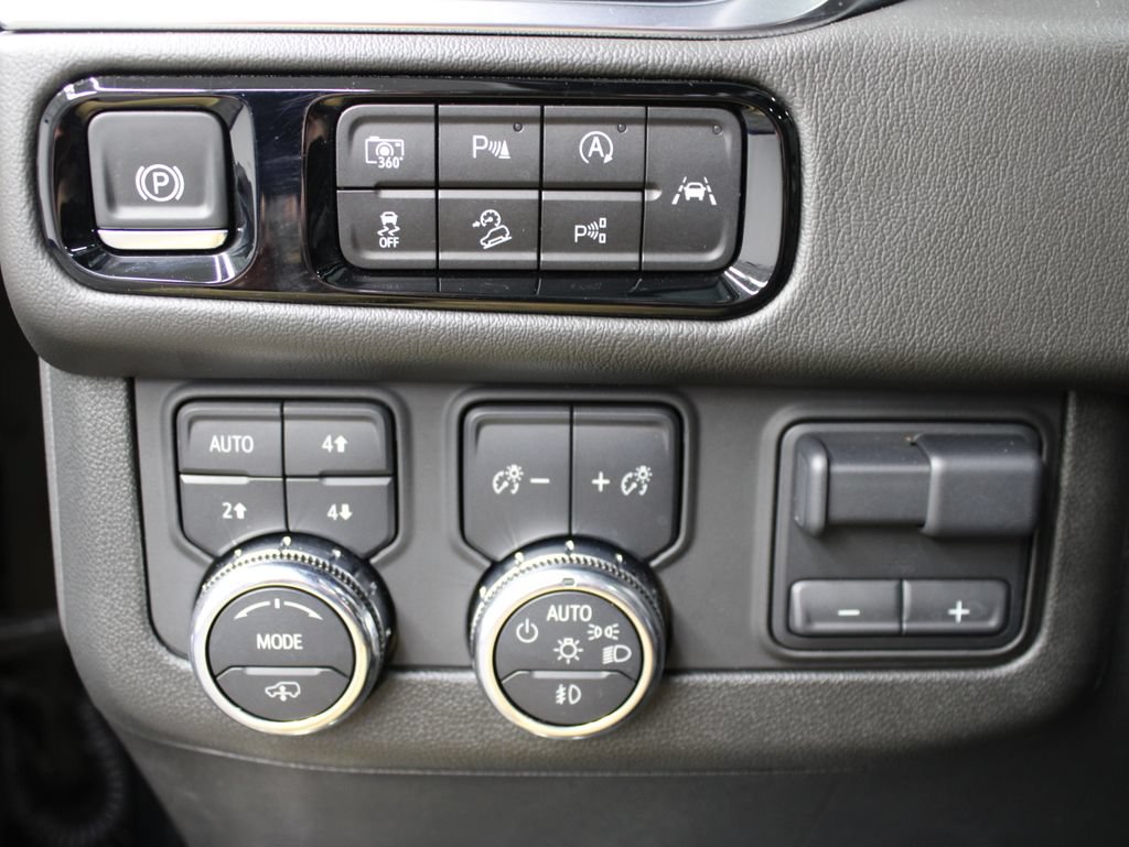 Used 2025 GMC Yukon Denali w/ Denali Reserve Package AWD/4WD image 62