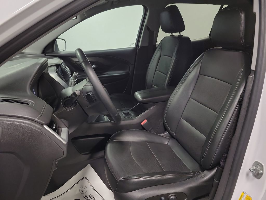 Used 2023 GMC Terrain SLT image 13