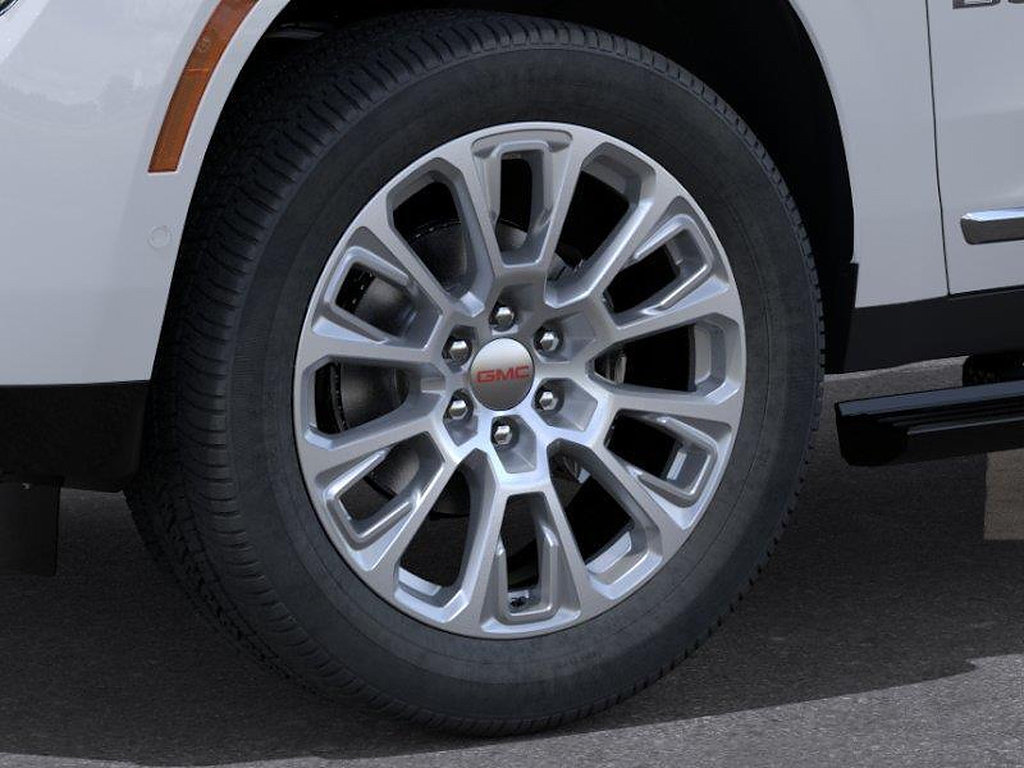 New 2026 GMC Yukon Denali w/ Denali Reserve Package AWD/4WD image 9