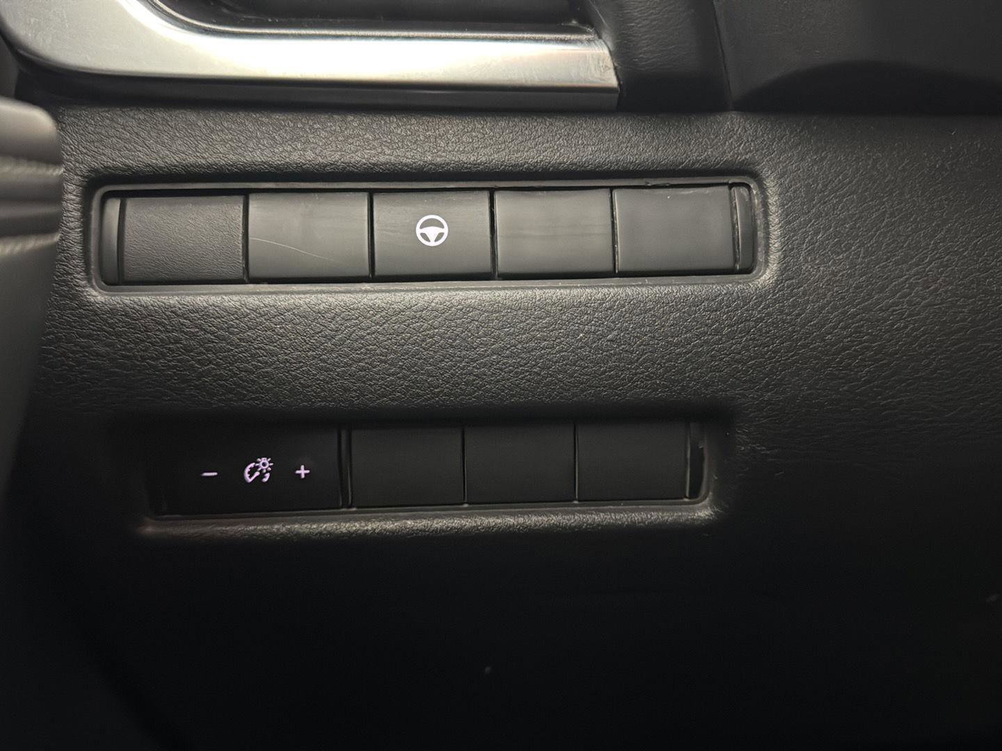 Used 2021 Nissan Rogue SV image 13