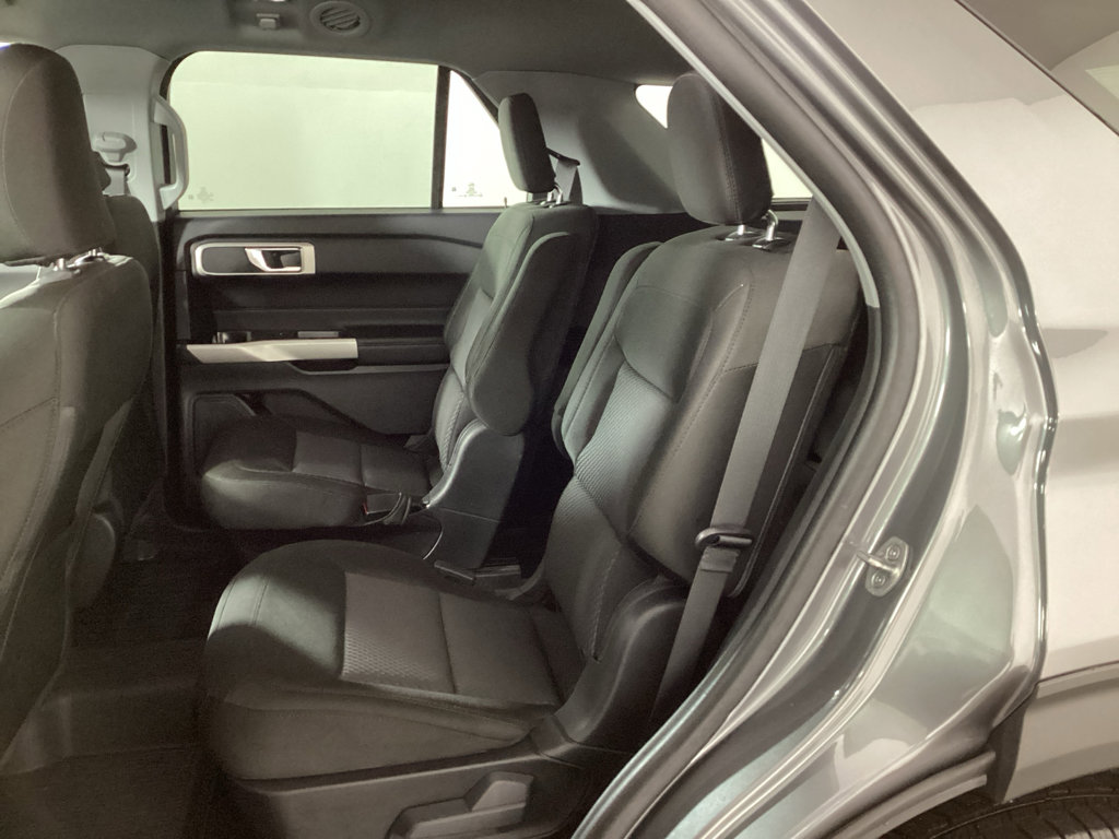 Used 2024 Ford Explorer XLT AWD/4WD image 14