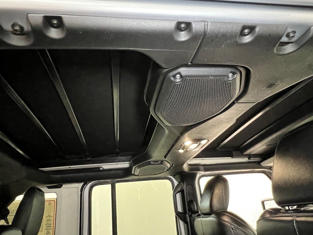 Used 2022 Jeep Wrangler Unlimited Sahara image 17