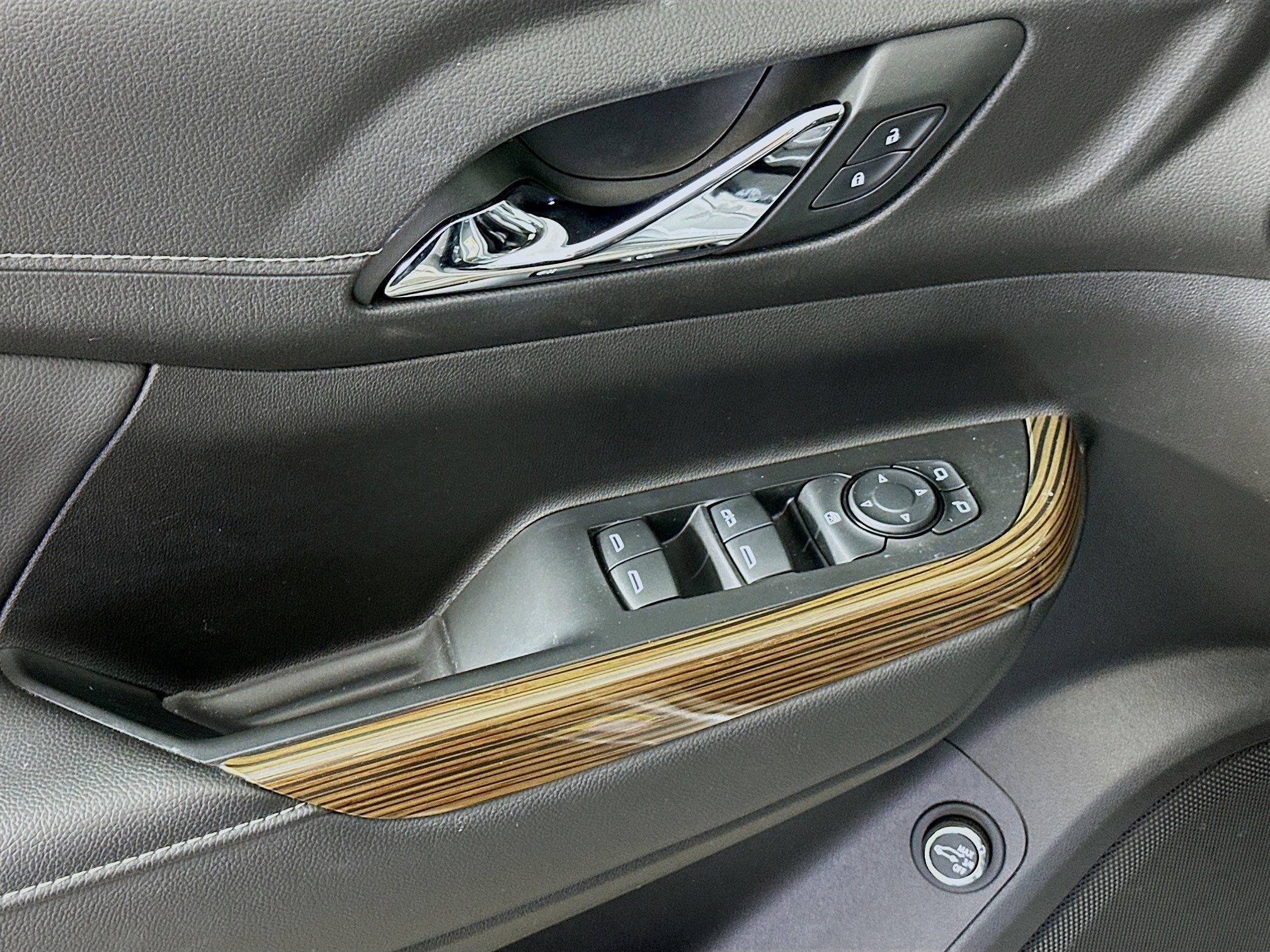 Used 2023 GMC Acadia SLE w/ Driver Convenience Package image 15