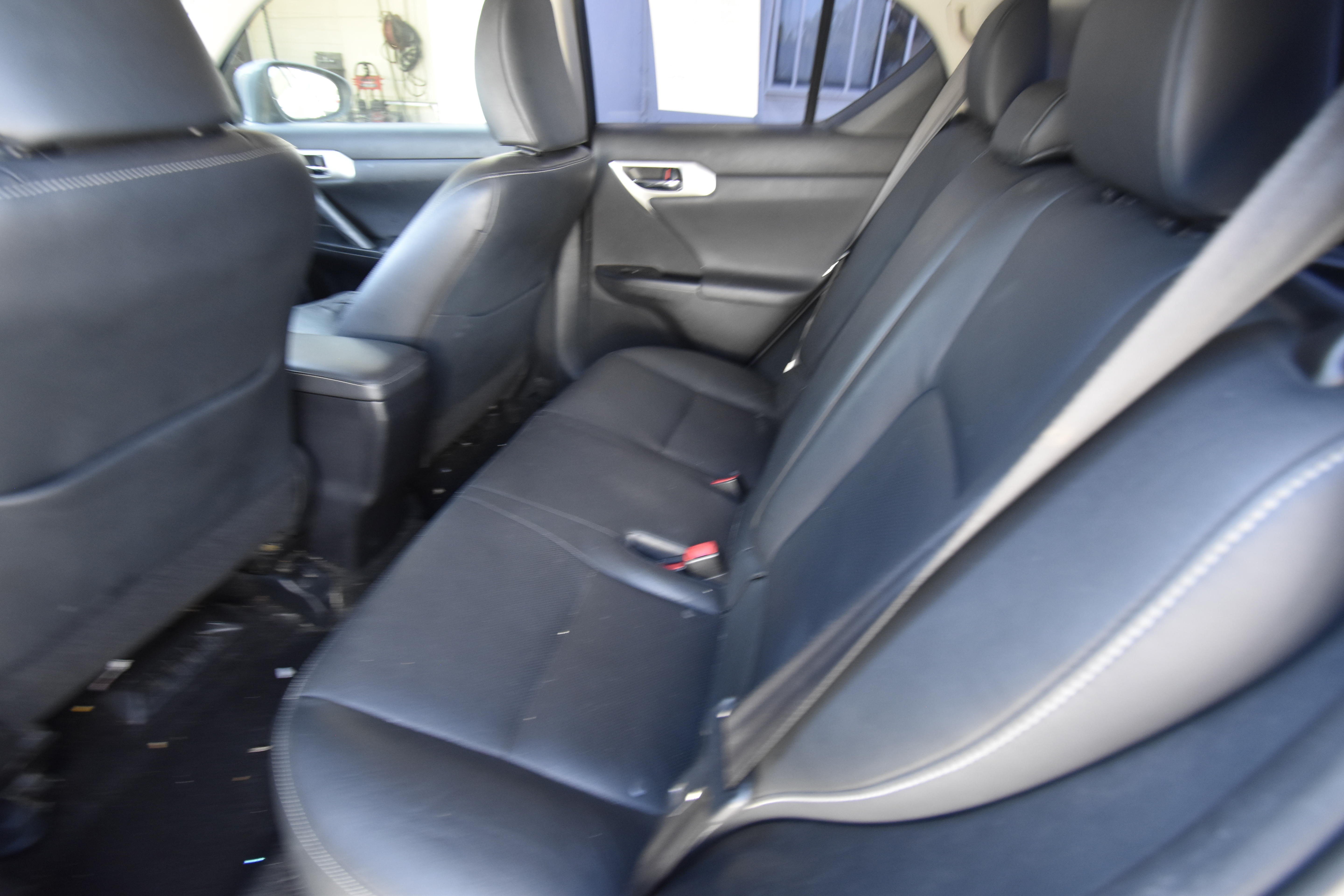 Used 2012 Lexus CT 200h Premium w/ Leather Pkg FWD image 12