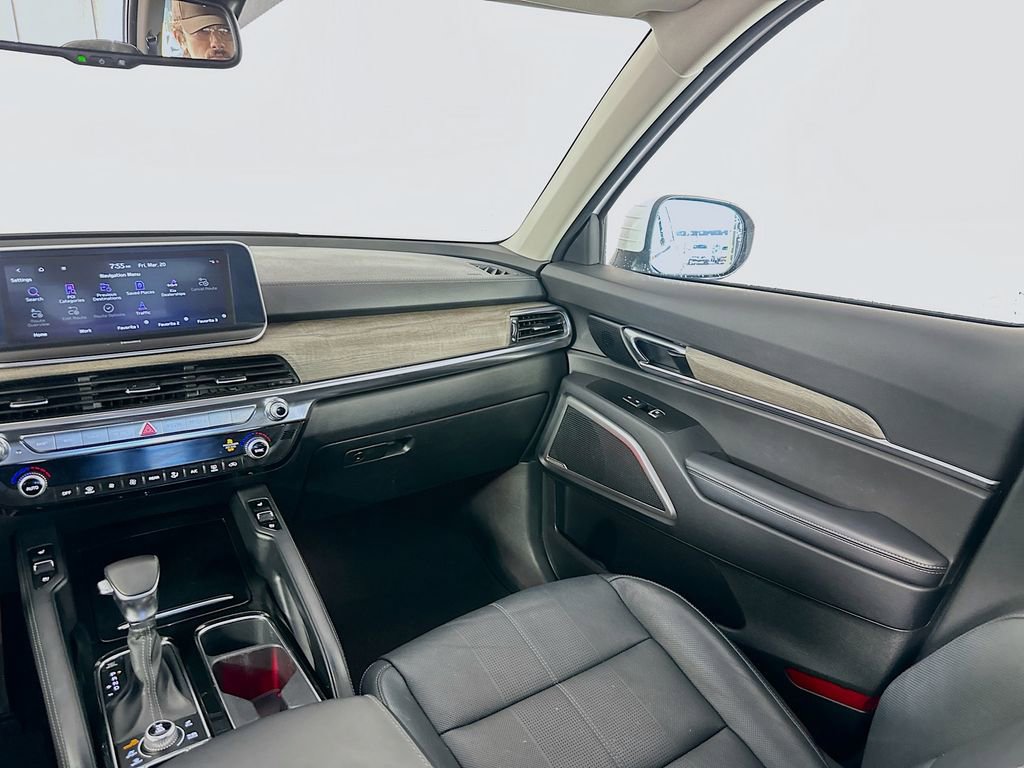 Used 2022 Kia Telluride EX w/ EX Premium Package image 25