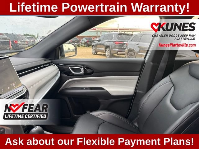 Used 2026 Jeep Compass Limited AWD/4WD image 34