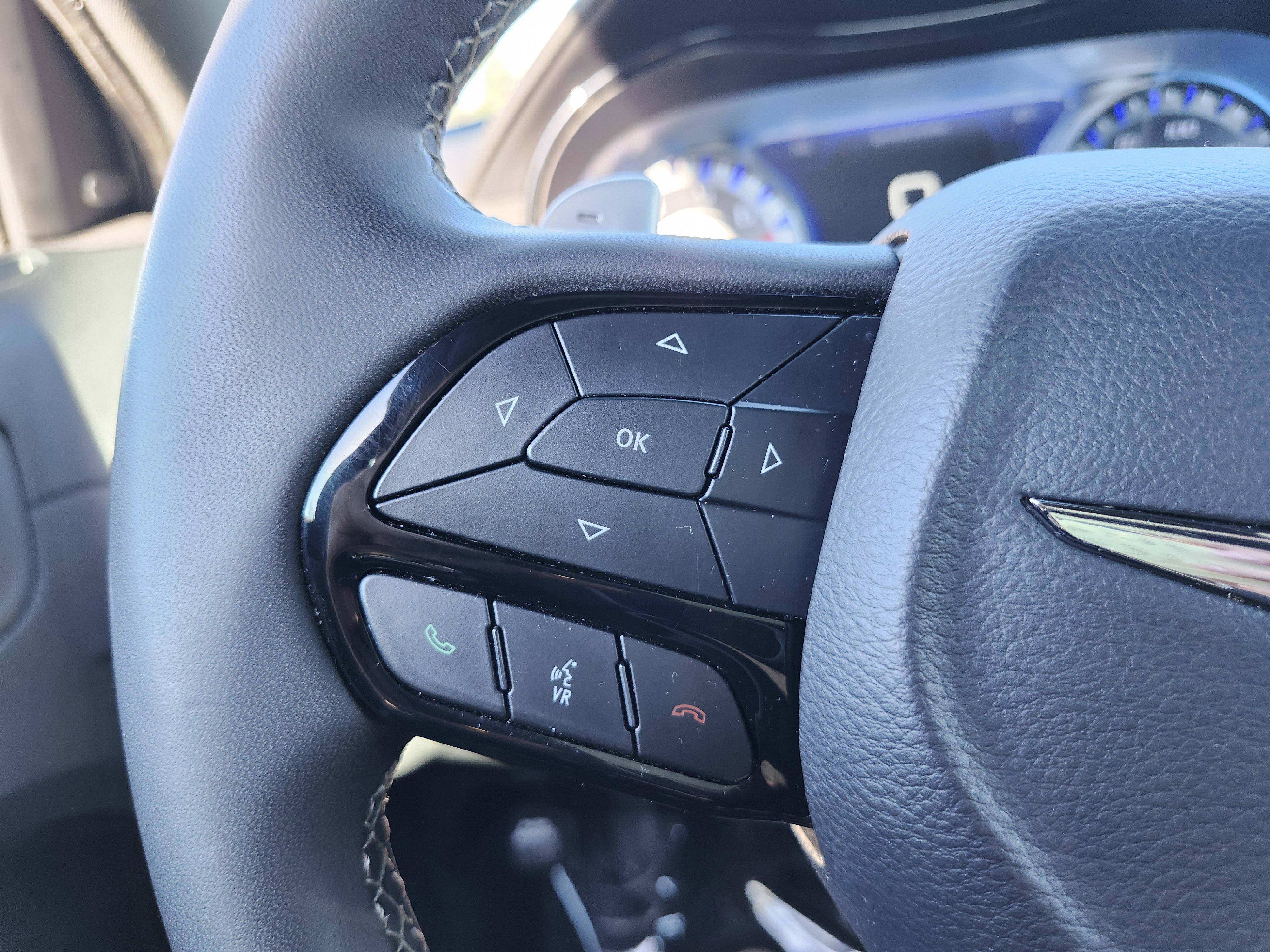 Used 2023 Chrysler 300 S image 38