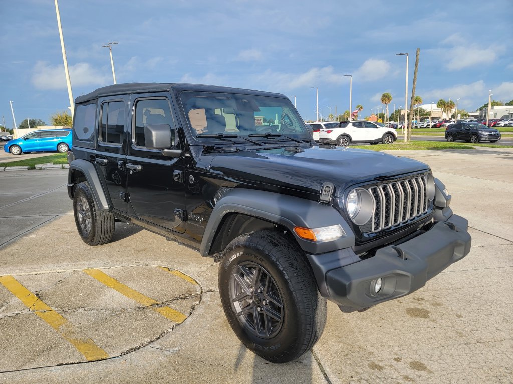 Used 2026 Jeep Wrangler Unlimited Sport AWD/4WD image 7