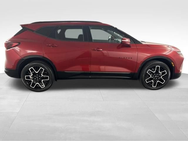 Used 2023 Chevrolet Blazer RS w/ Enhanced Convenience Package FWD image 8