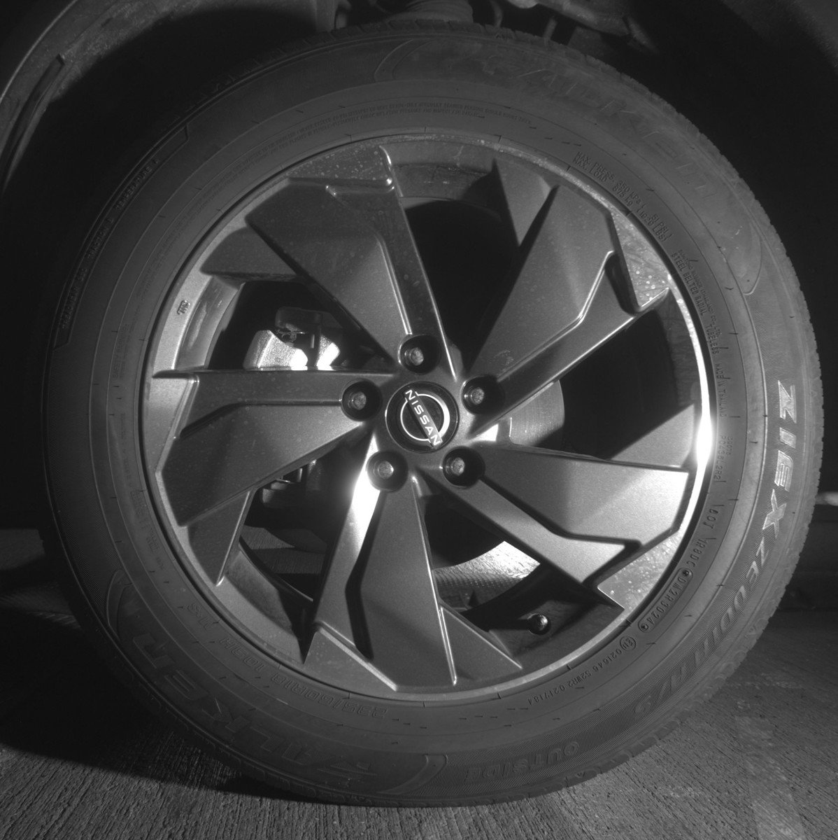 Used 2025 Nissan Rogue SV image 12