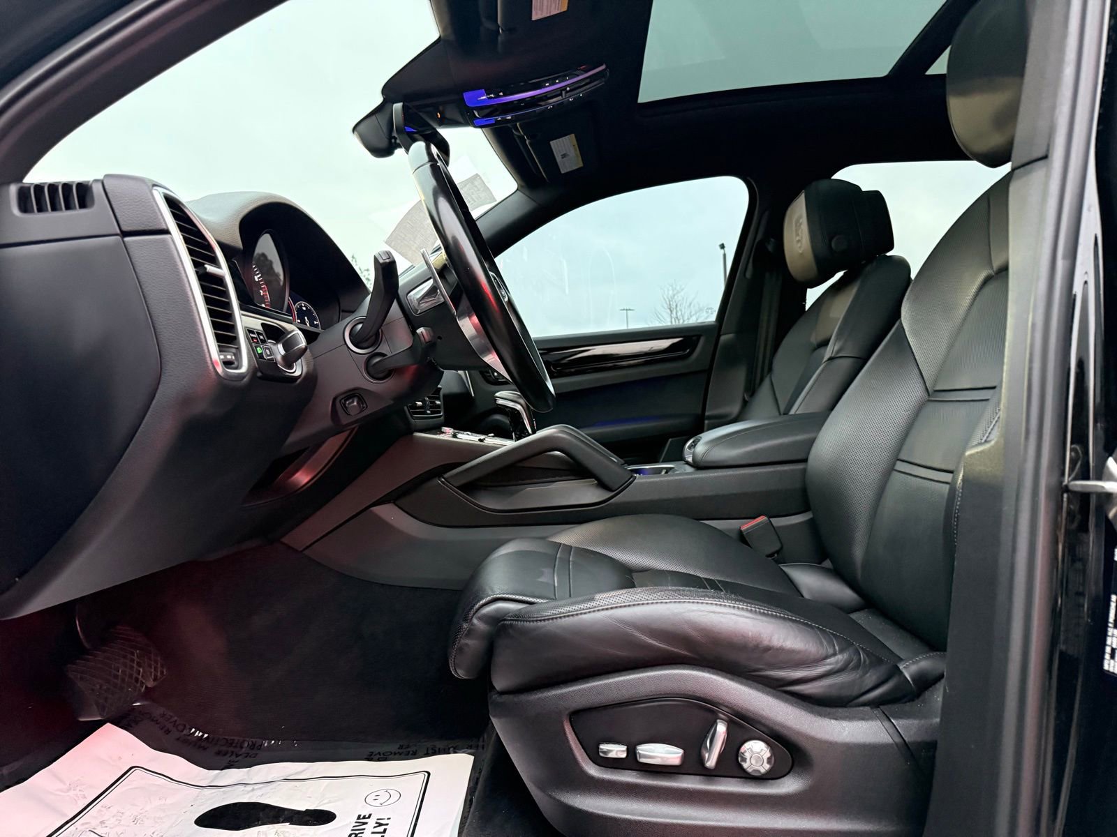 Used 2019 Porsche Cayenne E-Hybrid image 15