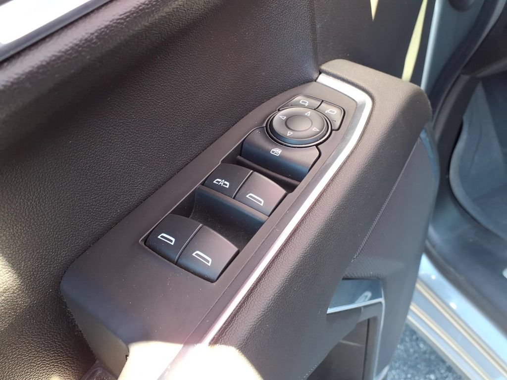 Used 2024 Chevrolet Silverado 1500 LT AWD/4WD image 11