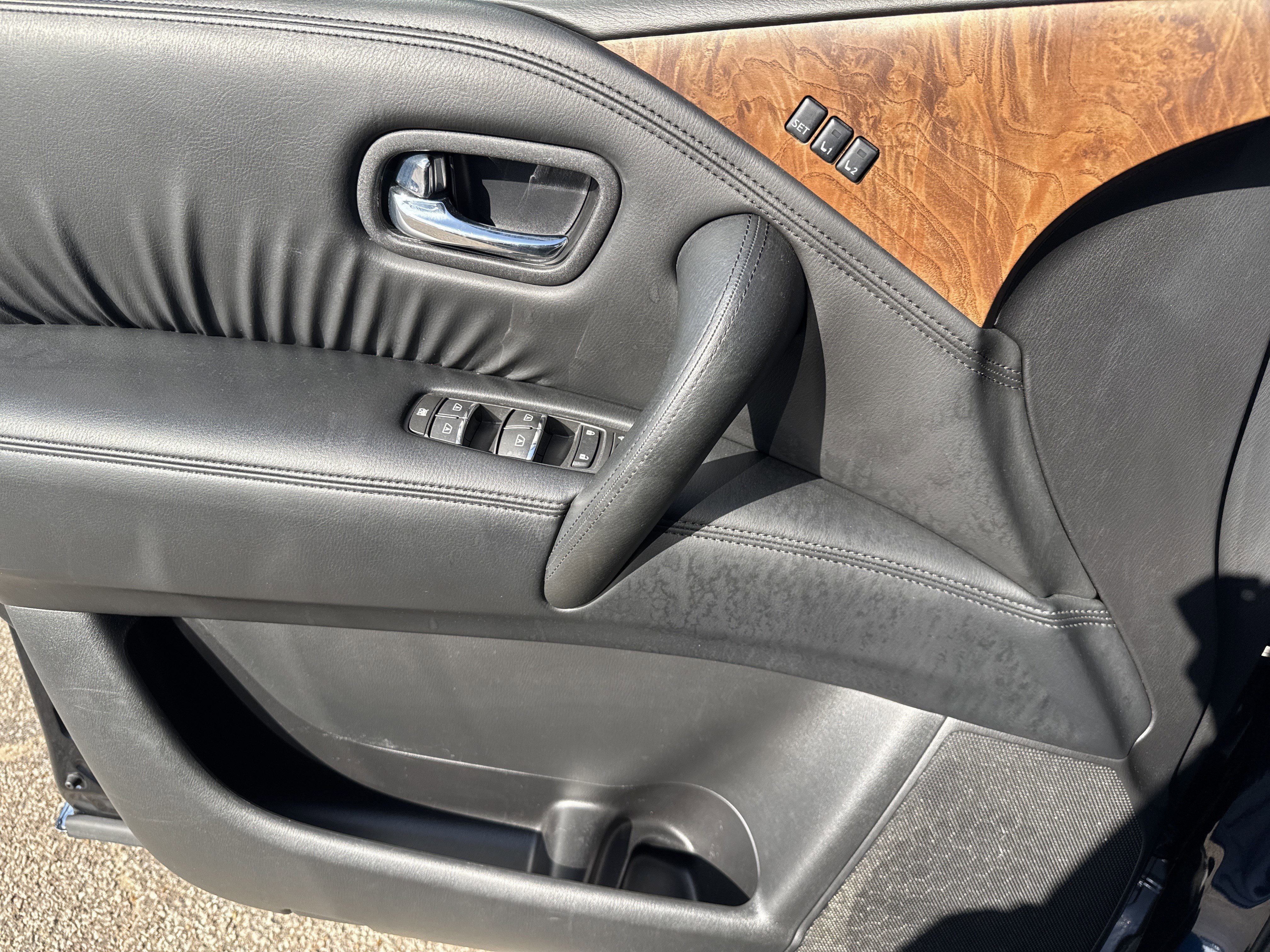 Used 2024 Nissan Armada SL w/ Captain's Chairs Package image 9