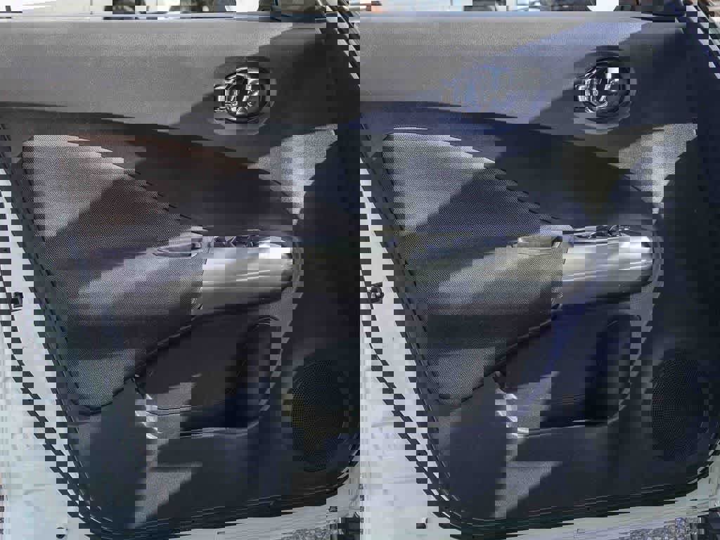 Used 2011 Nissan Juke SL image 17