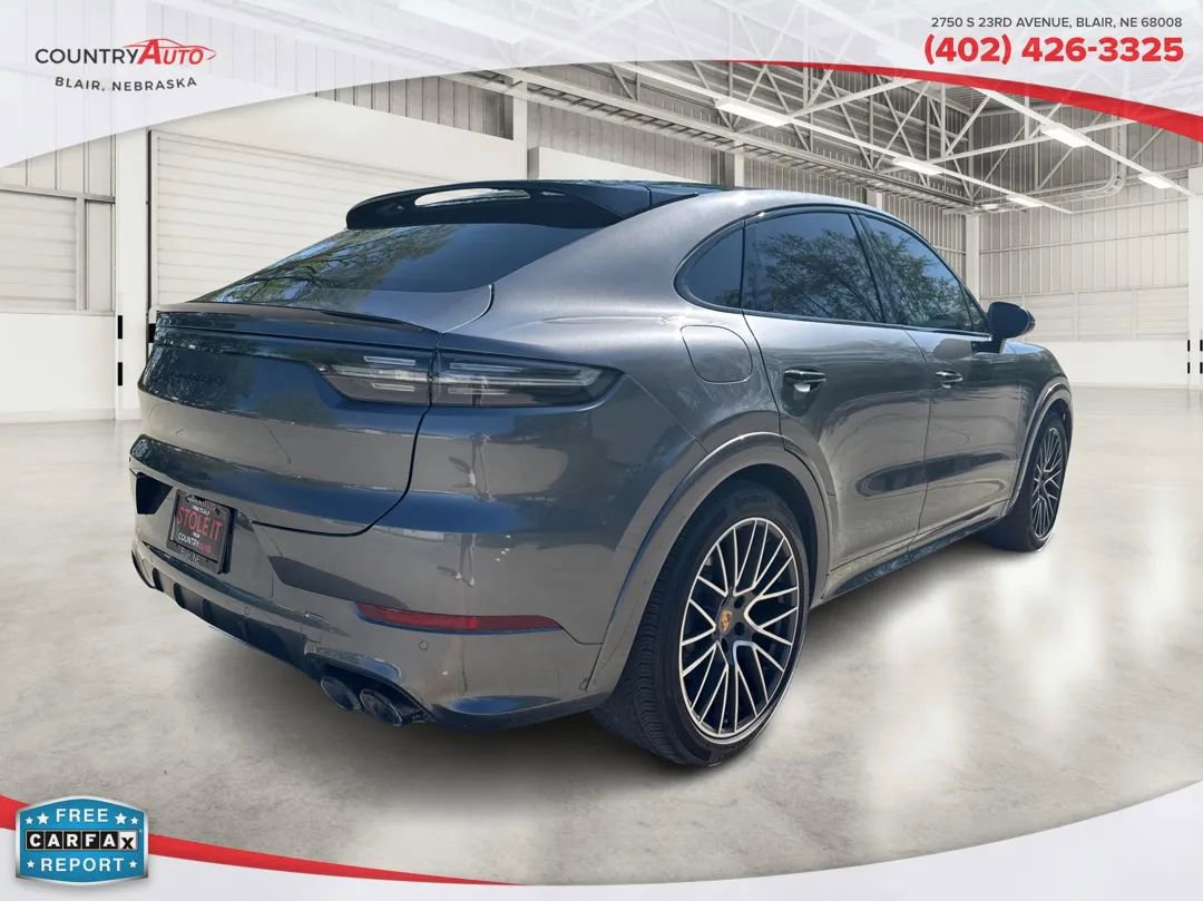 Used 2022 Porsche Cayenne GTS AWD/4WD image 5