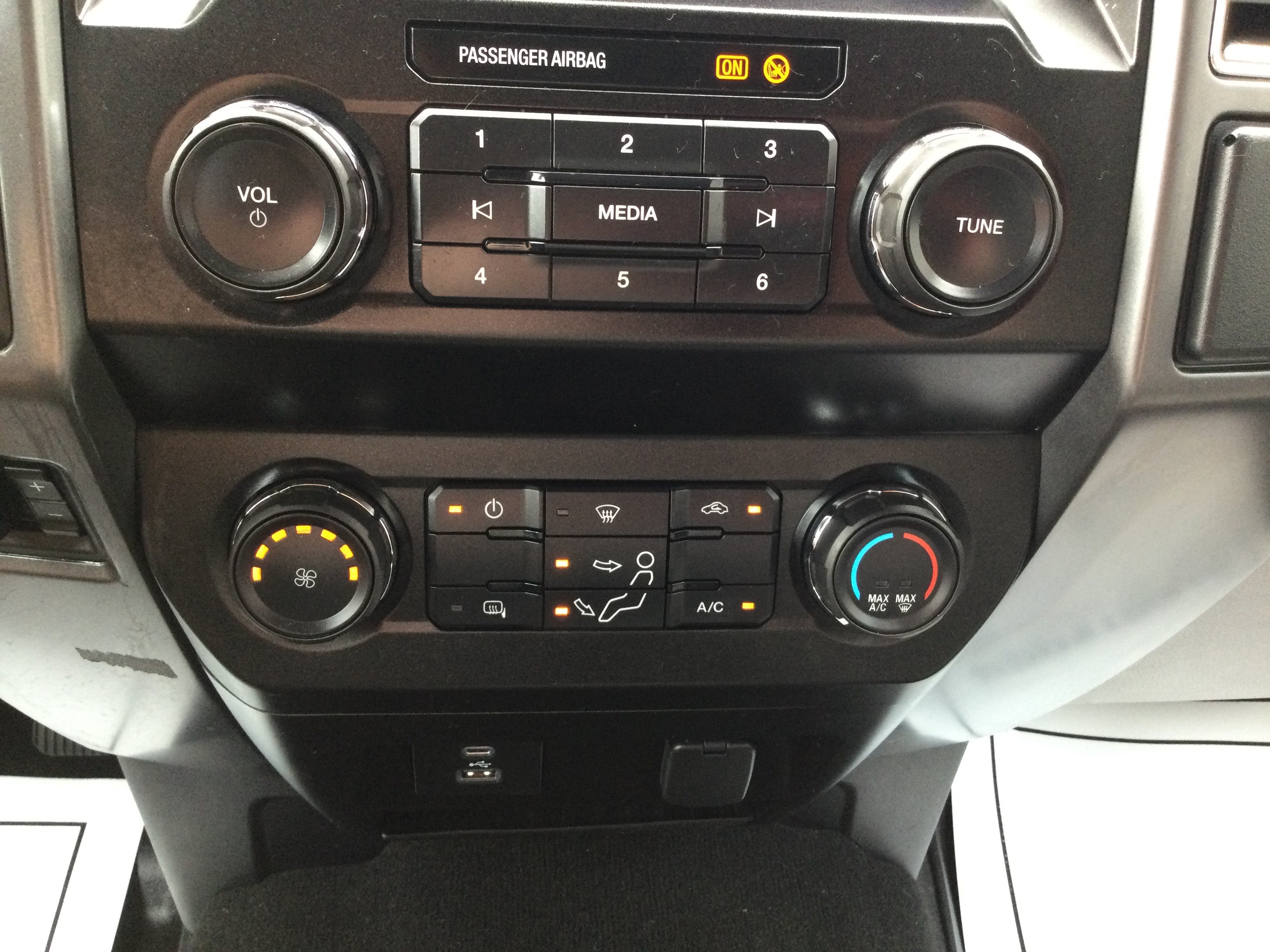 Used 2020 Ford F250 XLT AWD/4WD image 15