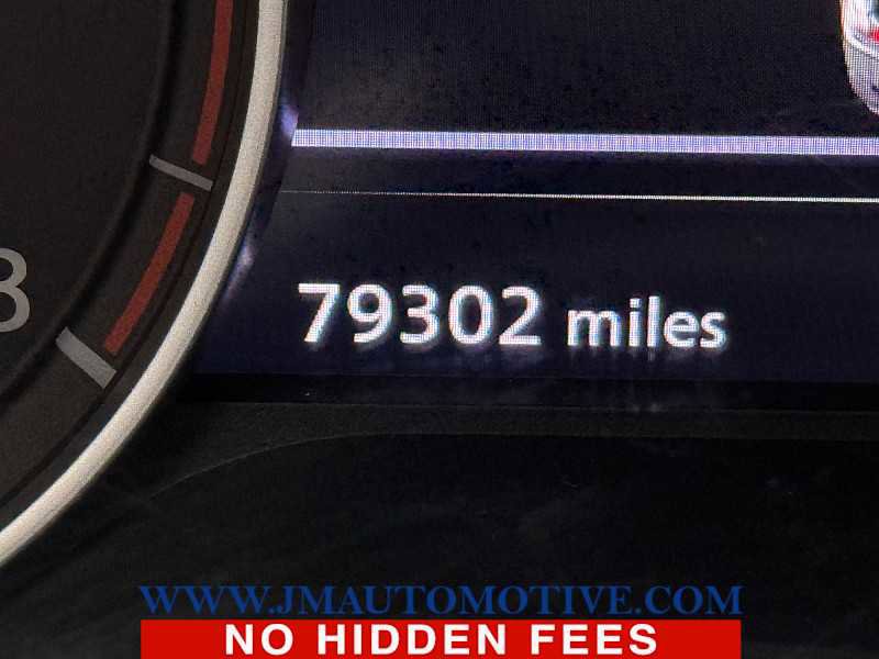 Used 2023 Nissan Rogue SV image 21