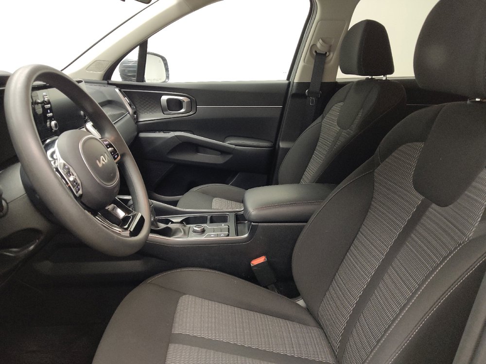 Used 2023 Kia Sorento LX AWD/4WD image 17