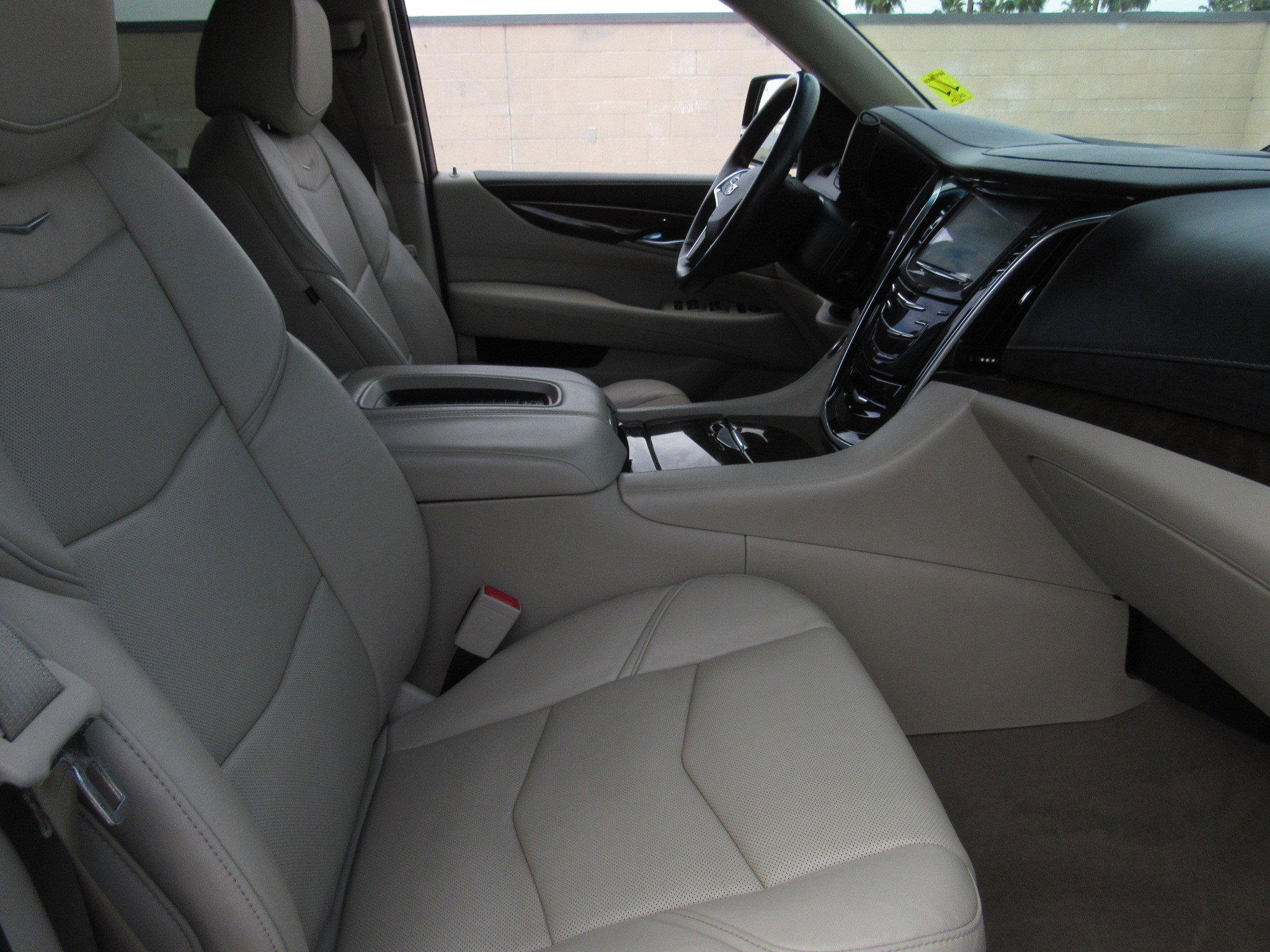 Used 2019 Cadillac Escalade Luxury image 9