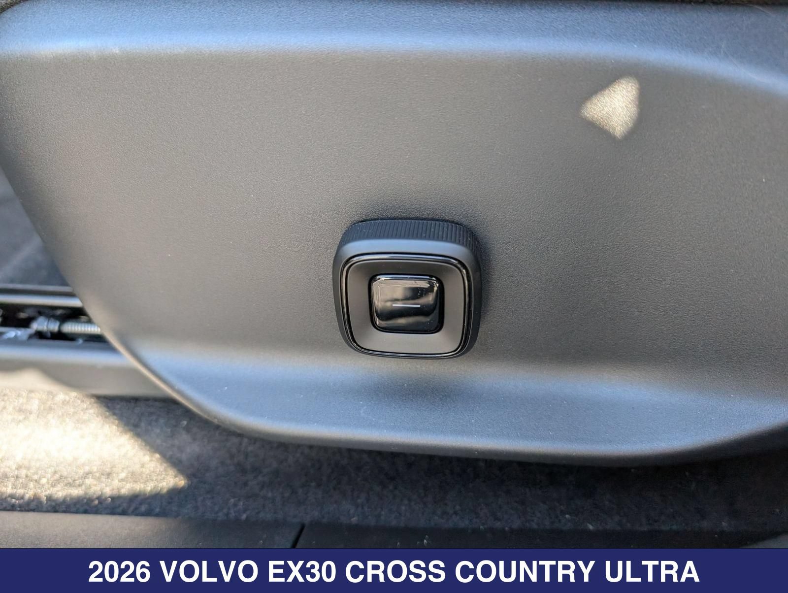 New 2026 Volvo EX30 Cross Country Ultra w/ Protection Package Premier AWD/4WD image 11