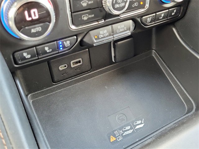 Used 2022 GMC Yukon AT4 w/ Technology Package image 26