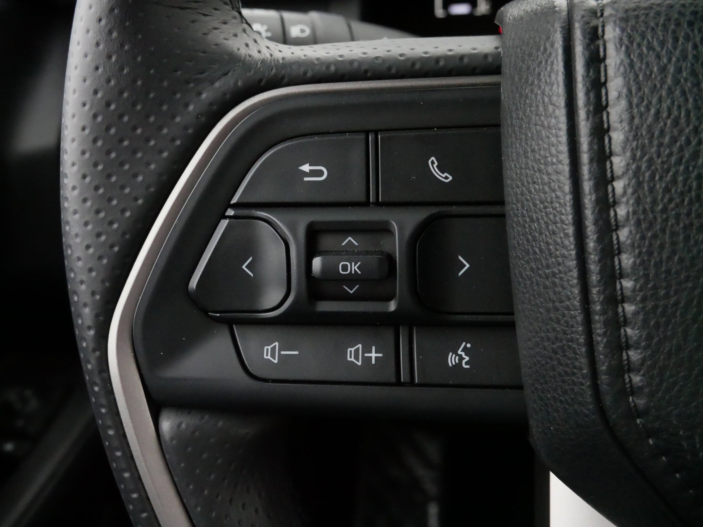 Certified 2025 Toyota 4Runner SR5 image 26