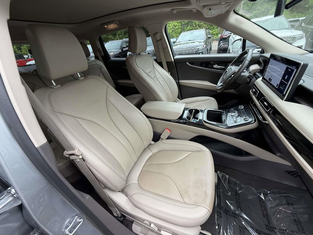 Used 2023 Lincoln Nautilus Reserve AWD/4WD image 9